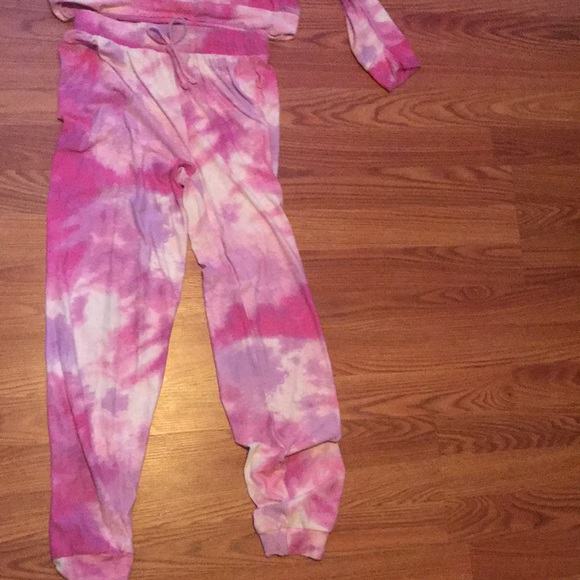 Outfits - Picture 2 of 2